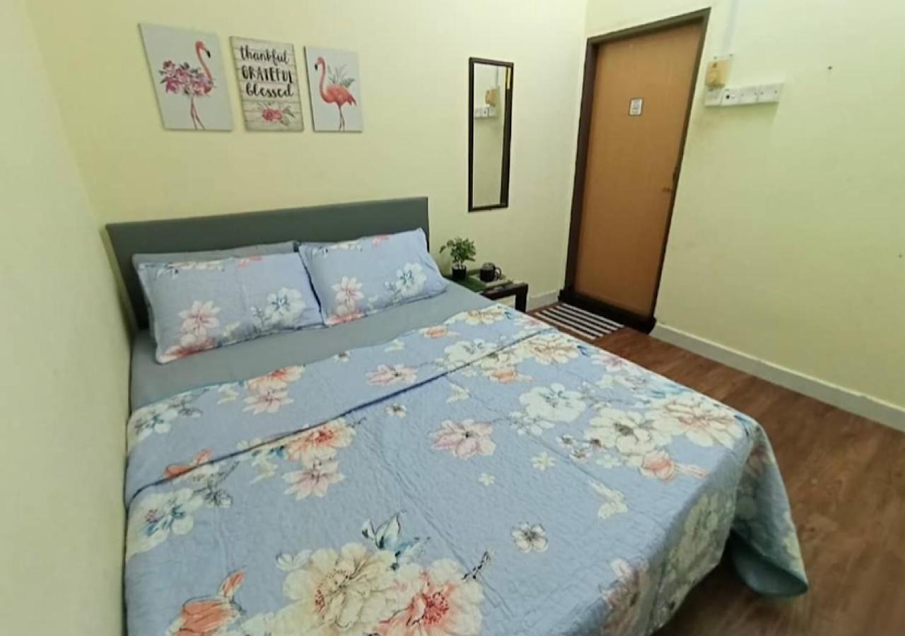 Roomstay Kuala Nerus Gated Parking - 6M To Beach & 15M To Drawbridge Kuala Terengganu Esterno foto