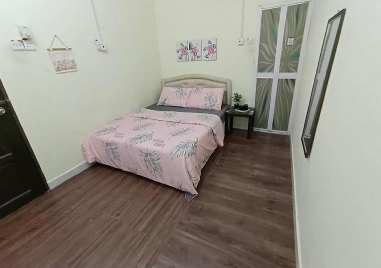 Roomstay Kuala Nerus Gated Parking - 6M To Beach & 15M To Drawbridge Kuala Terengganu Esterno foto