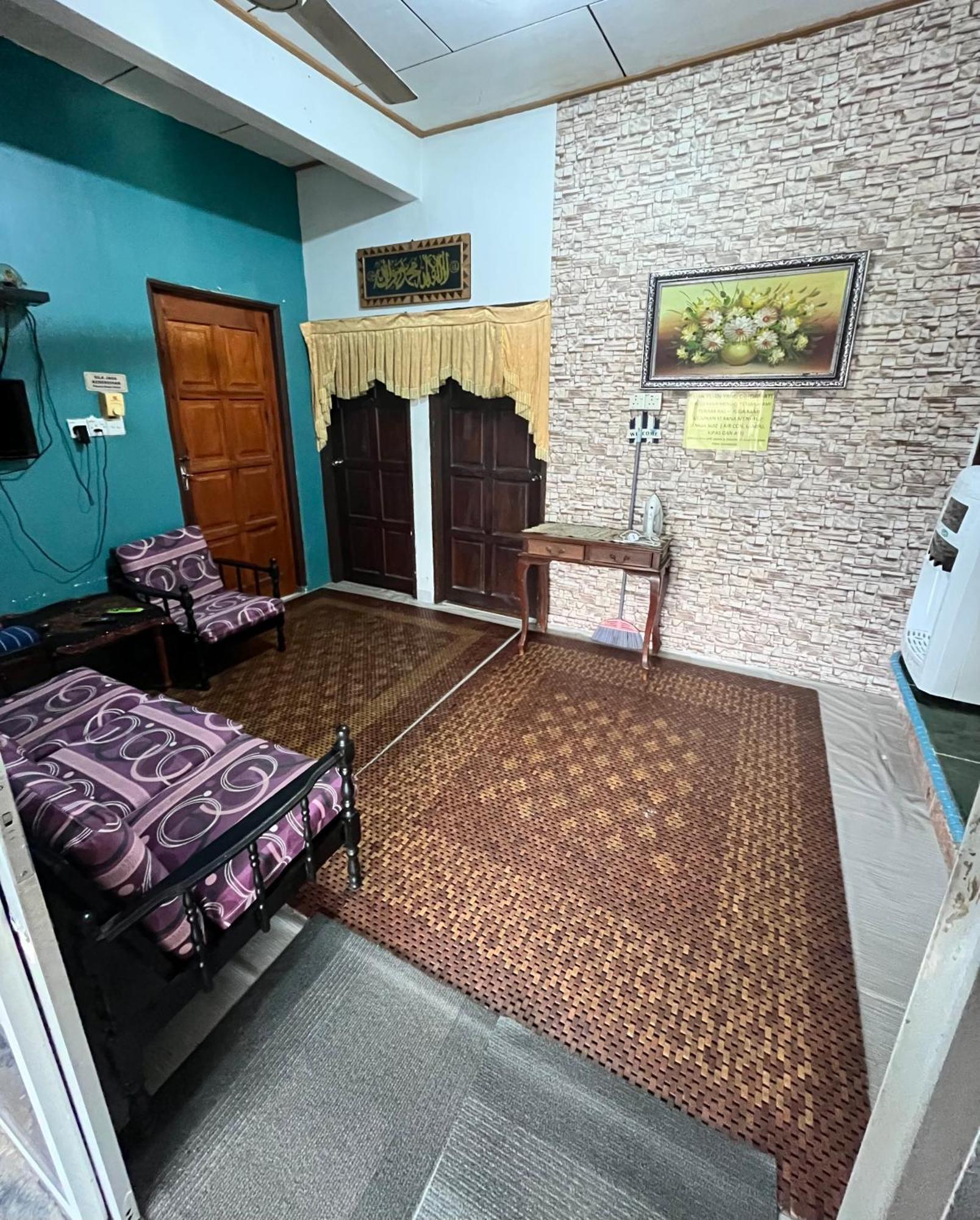 Roomstay Kuala Nerus Gated Parking - 6M To Beach & 15M To Drawbridge Kuala Terengganu Esterno foto