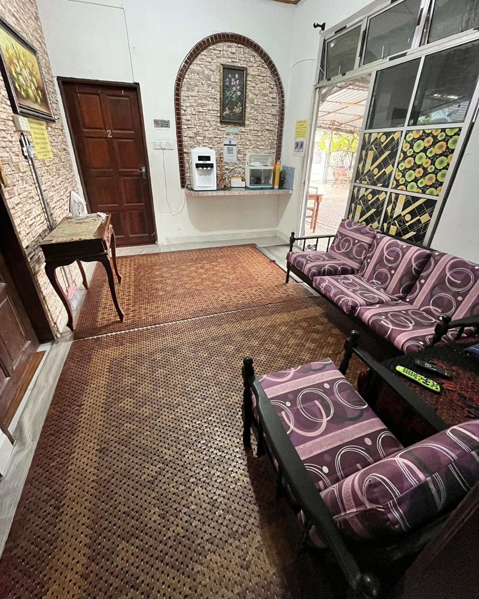 Roomstay Kuala Nerus Gated Parking - 6M To Beach & 15M To Drawbridge Kuala Terengganu Esterno foto
